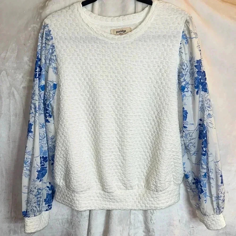 Porridge Anthropologie Textured Cream Top Blue Floral Sleeves Boho Cottagecore L